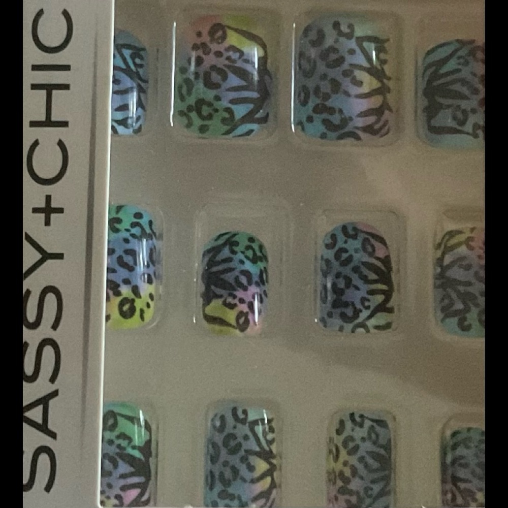 Sassy & Chic Easy to Apply 1/2 Leopard, 1/2 Zebra & Part Ombré Fingernails